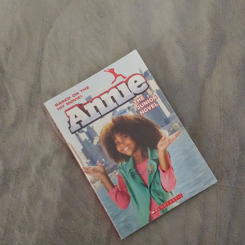 Annie: The Junior Novel adapted by Lexi Ryals